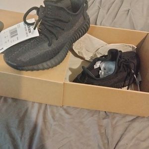 Yeezy's 350 **Rare** Onyx Black